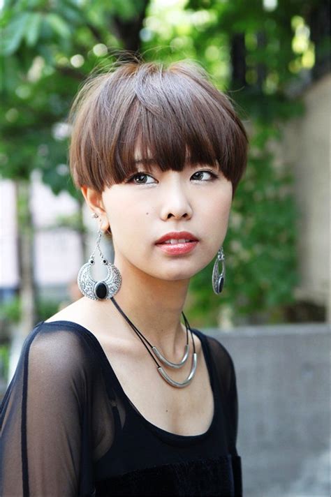 Pictures Of Casual Short Japanese Hairstyle With Blunt Bangs