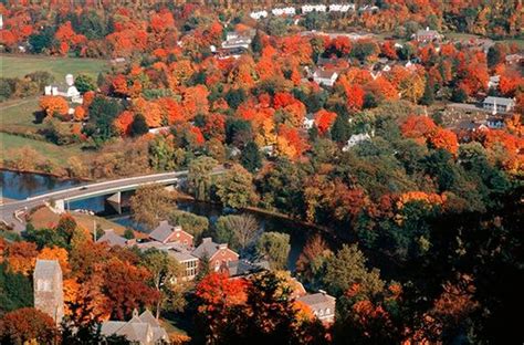 What Town Has The Best Fall Foliage Yankee Magazine Names Kent Ct
