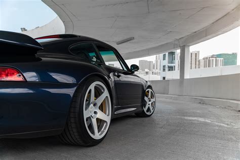 Porsche 993 Turbo On Hre 305m Gallery Wheels Boutique