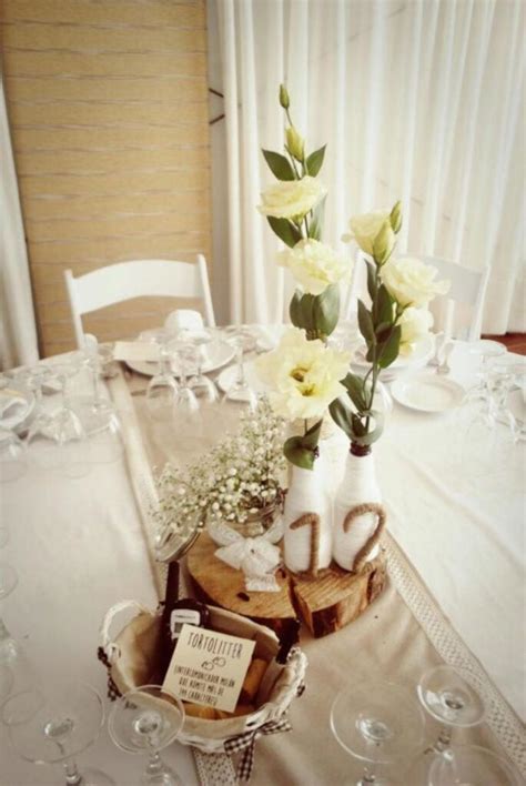 La ruana típica del altiplano cundiboyacence es un producto artesanal tradicional y está hecha de lana 100% virgen tejida en telar; Decoración - Hacienda La Ruana Alta