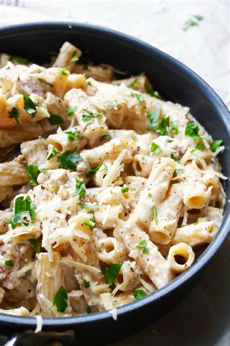 If creamy chicken alfredo sauce is one of your guilty pleasures, wait until you try this version that's a little lighter, but still just as delicious! Skinny Chicken Alfredo