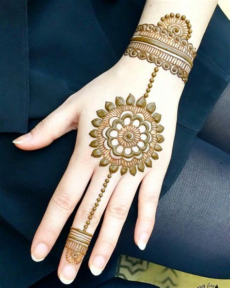 Front Hand Circle Mehndi Design Innovative Circle Front Hand Bridal