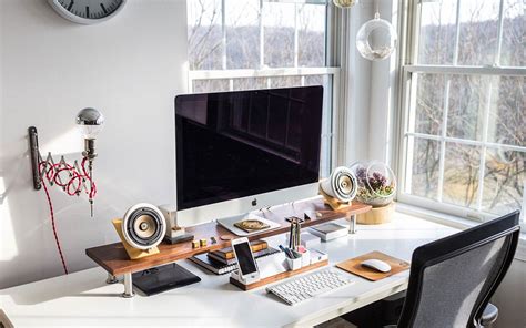 How To Decorate Office Desk At Home