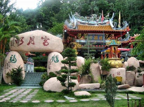 Teluk cempedak beach 2.61 km. Discovering Fu Lin Kong Temple - Biggest Taoist Temple