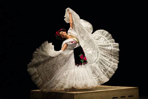 Ballet Folklórico De México De Amalia Hernández Décadas De Retos Y Triunfos 24 Horas Xklsv