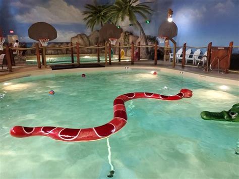 Castaway Bay Waterpark Sandusky All You Need To Know Before You Go