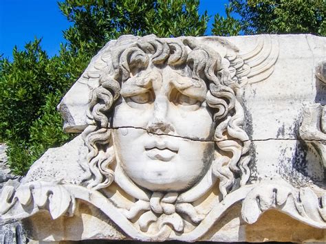 História da Medusa explicada Mitologia Grega Cultura Genial