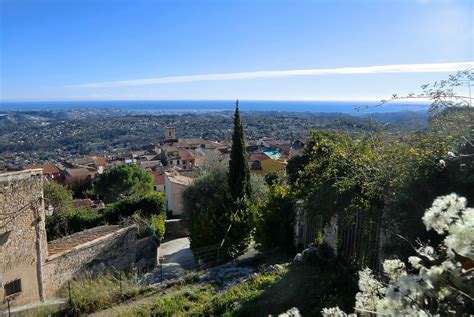 With our service, you will find both. January hike above Saint-Jeannet | Hiking and Cooking in the South of France