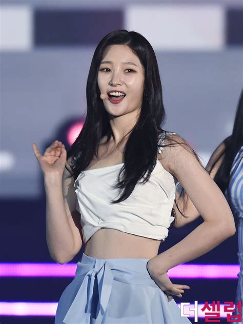 Dia Jung Chaeyeon S Visuals At The 2019 K World Festa Will Be The Most Angelic Thing You See All Day