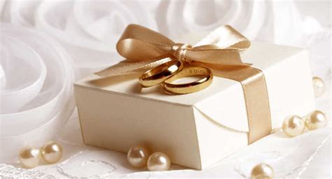 Gift for newly married couple flipkart. Gifts Best For The Newly Married Couple | Birdie Blooms