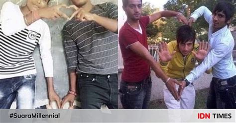 10 Potret Kocak Pose Foto Bareng Sahabat Ala Orang India