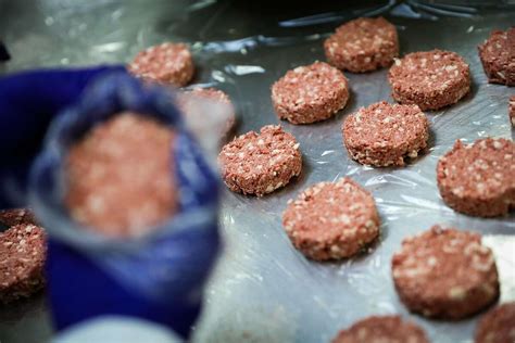 impossible burger debut a non meat patty for carnivores