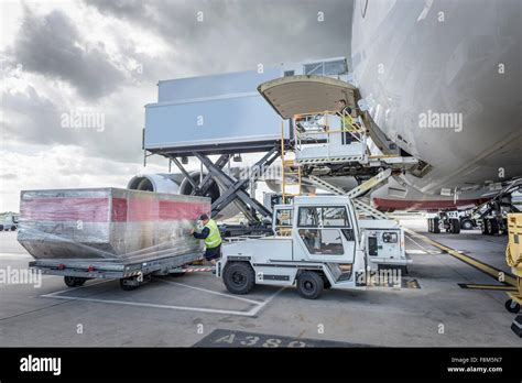 Cargo Airplane Freight High Resolution Stock Photography And Images Alamy