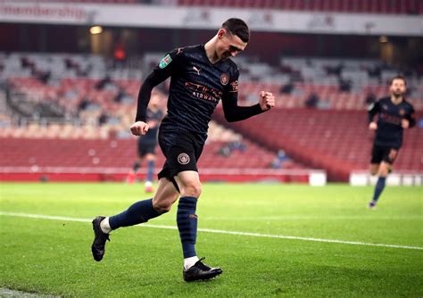 Currently, the midfielder is playing for the senior team. Phil Foden aussi pourrait quitter Nike et changer de ...