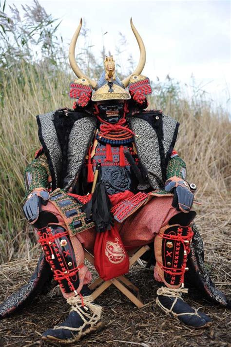 eat your heart out tom cruise belgian man makes his own samurai armor and it s amazing