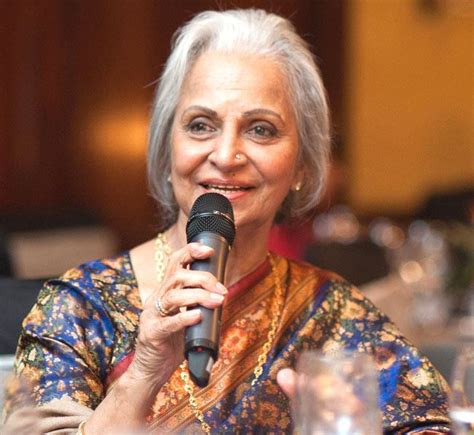 actress waheeda rehman honoured with special award