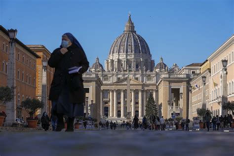 Vatican Tightens COVID 19 Restrictions Applies Mandatory Vaccination