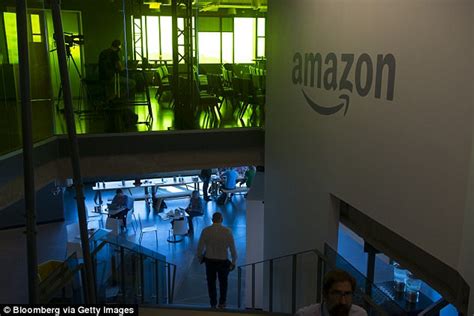 Amazon To Expand In Seattle With Downtown Skyscraper Daily Mail Online