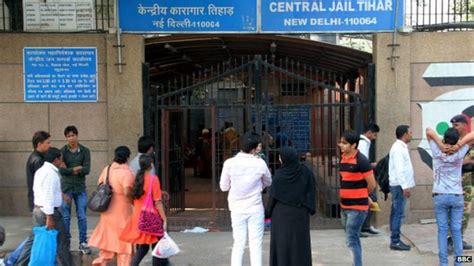 India Prisoners Dig Tunnel To Escape From Tihar Jail Bbc News