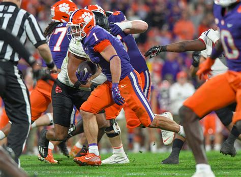 Will Shipleys High School Coach On Clemson Football Rbs Hurdle Td