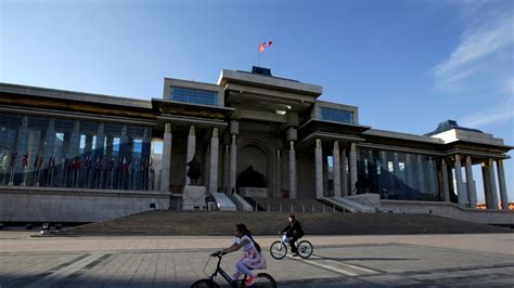 Mongolian Parliament Elects New Prime Minister