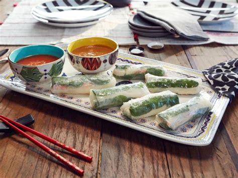But thiessen can count the ingredients she can't do without this time of year on one hand: Summer Rolls Recipe | Tiffani Thiessen | Cooking Channel