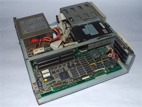 Commodore Info Page Computer Commodore 386sx 16 En