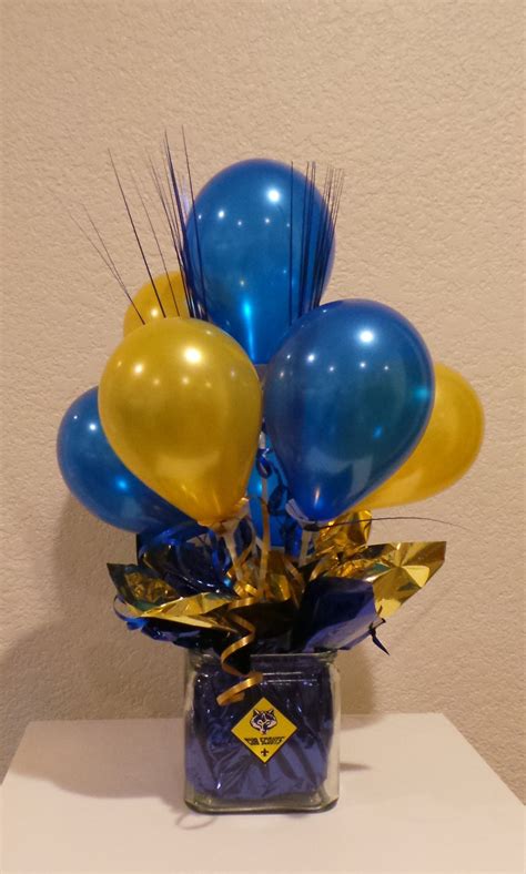 Blue And Gold Balloon Centerpiece Using 5 Balloons Graduation Party