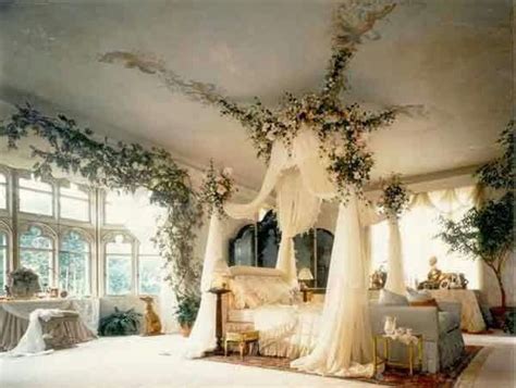 Hung in the form of decor. So romantic. Fairytale-like | Elegant bedroom decor ...