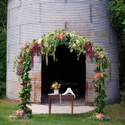 59 Wedding Arches That Will Instantly Upgrade Your
