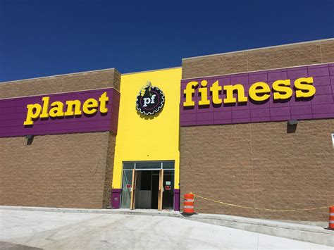 Planet Fitness Arkansas Sign And Banner
