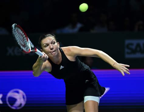 Din ianuarie 2014, simona halep a fost prezentă în top 10 cele mai bune jucătoare de tenis la nivel mondial. Simona Halep - 2014 WTA Finals in Singapore (vs Eugenie ...