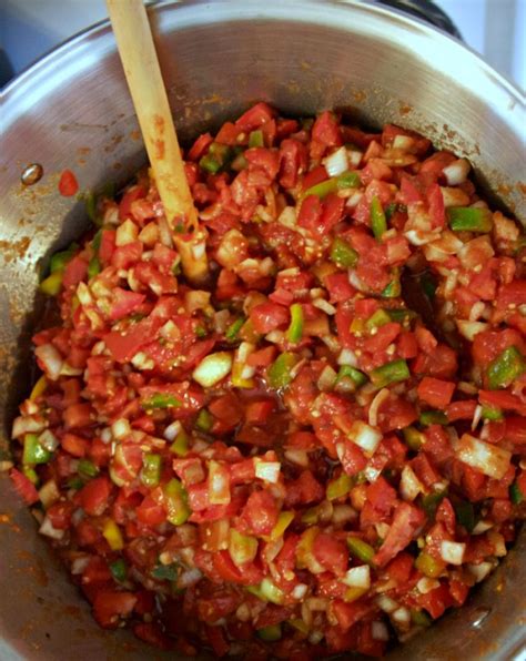 How To Make Homemade Tomato Salsa ~ Chews And Brews