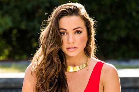 20 Extraordinary Facts About Abigail Mac Facts Net