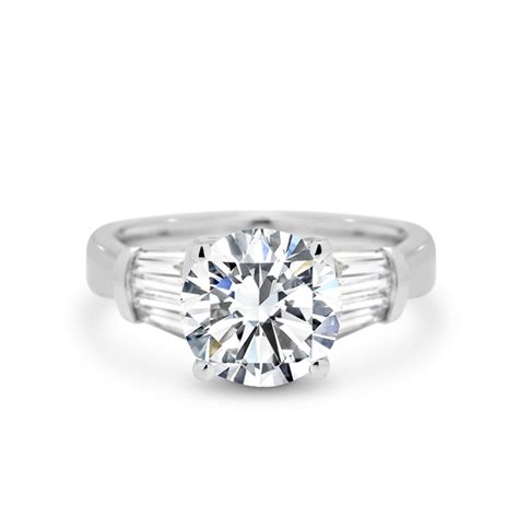 Penetration Satt Tiefgreifend Round Brilliant Diamond Engagement Ring