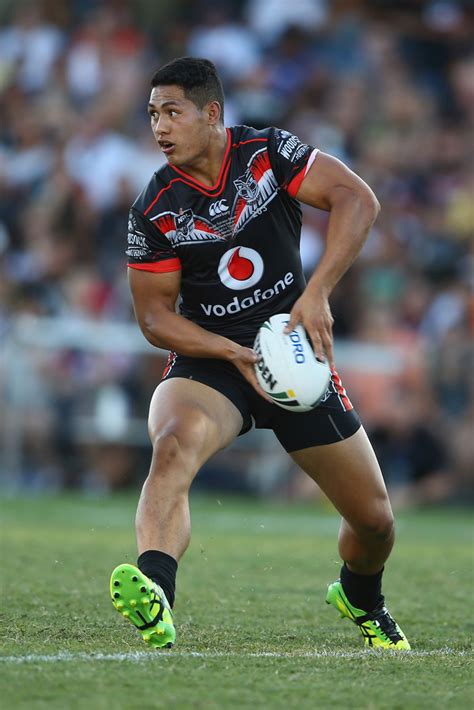 Select from premium roger tuivasa sheck of the highest quality. Roger Tuivasa-Sheck Photos Photos - NRL Rd 1 - Tigers v ...