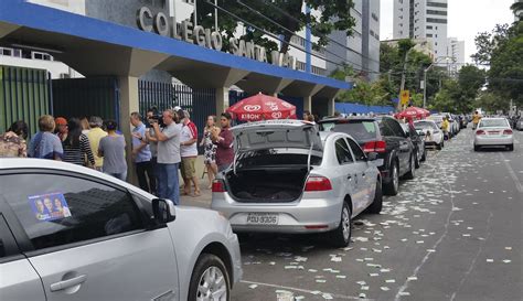 Ruas Do Recife Ficam Cheias De Panfletos E Santinhos De Candidatos