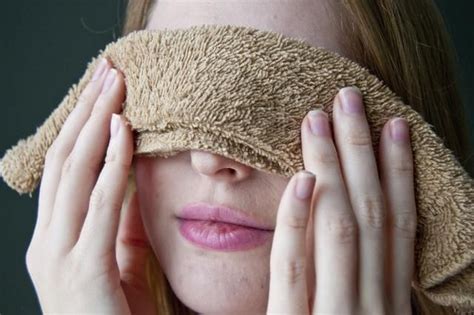 Home Remedies To Treat Dry Eyelids Dry Eyelids Dry Flaky Eyelids