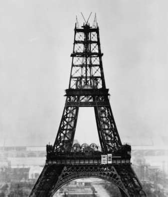 La Storia Della Tour Eiffel Foto Sky Tg