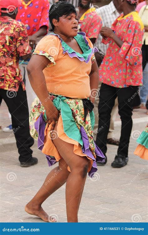 Jamaican Street Performer Editorial Photo Image Of Dancing 41166531