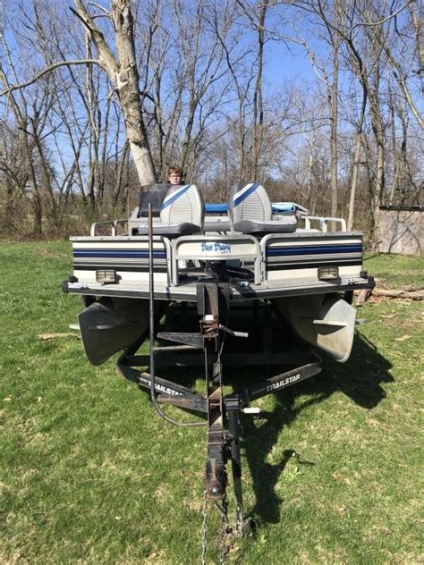 18 Foot Sun Tracker Bass Buggy Pontoon Boat With Live And Online