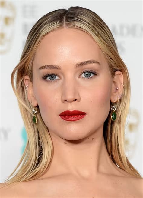 Jennifer Lawrence Makeup Jennifer Lawrence Style Top Ear Piercing