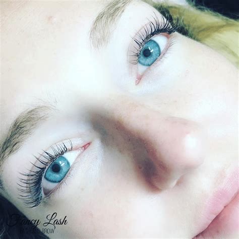 classic hybrid or volume eyelash extensions which to choose