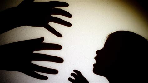 Sexueller Missbrauch Kinder Nicht Zusätzlich Belasten Deutschlandfunkde