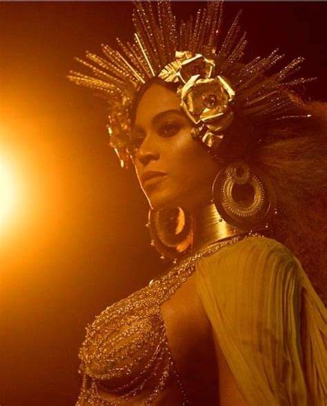 beyoncé gives a breathtaking performance at the 2017 grammy awards grammys 2017 beyonce