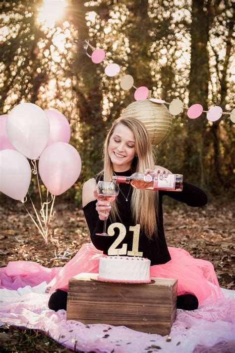 Ideas De Cumpleaños 🎂 21st Birthday Pictures 21st Birthday Photoshoot 21st Birthday Girl