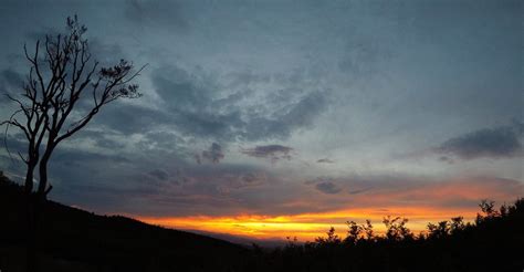 Század óta lakott terület, a xiv. Naplemente a kőszegi hegyről nézve. #kőszeg #naplemente #koszegvendeghaz | Sunset, Celestial ...
