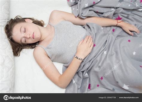 Beautiful Teen Girl Sleeping In Bed Portrait — Stock Photo