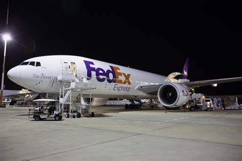 The fedex logo is a prime example of superb ubiquity and inspiring symbolism. FedEx Airlines Logo - LogoDix