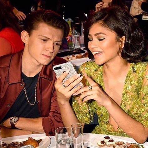 Does she have any siblings? Pin de Daniela Truta en Zendaya | Tom holland, Fotos con ...